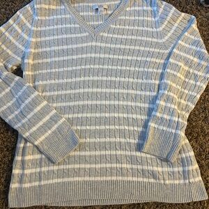 Croft & Barrow Light Gray V-Neck Sweater